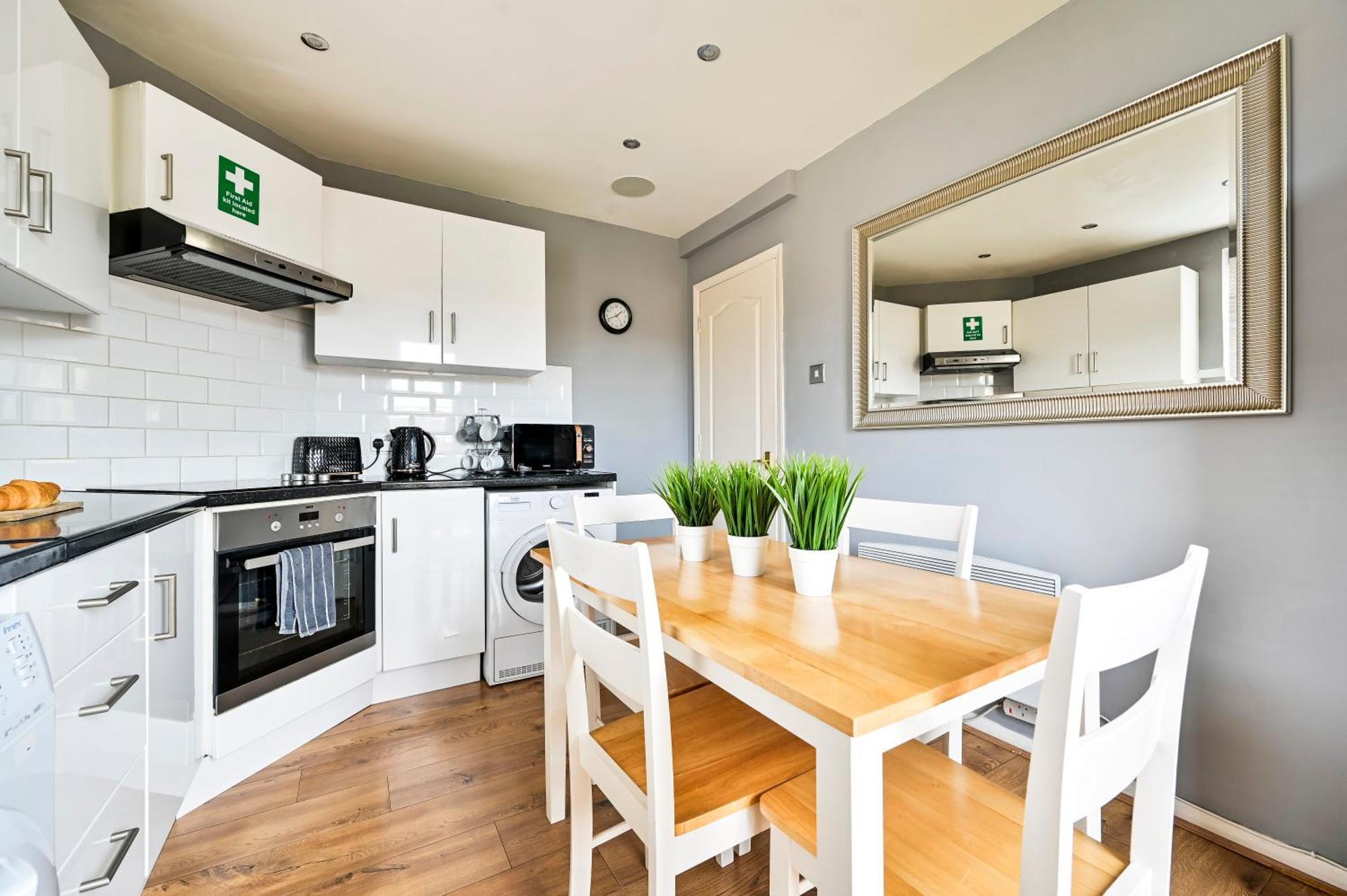 Cosy 1-Bed E15, Sleeps 4, 1 Min From Tube Station Near O2 Arena Daire Londra Dış mekan fotoğraf