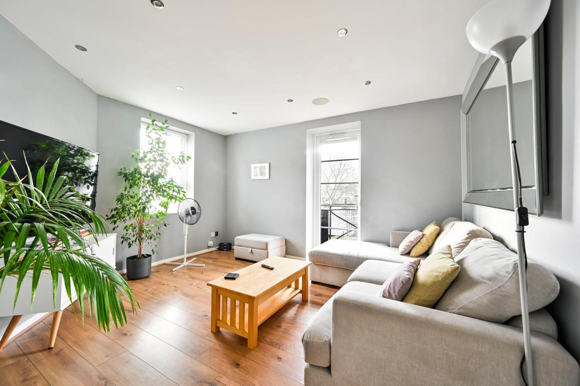 Cosy 1-Bed E15, Sleeps 4, 1 Min From Tube Station Near O2 Arena Daire Londra Dış mekan fotoğraf